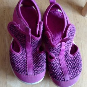 Toddler Girls size 11 Lands End water shoes